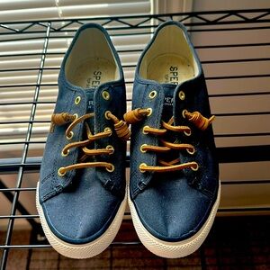 Women’s size 7.5 navy blue Sperrys